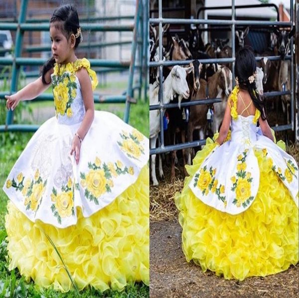 Modeste Mexicain Blanc Jaune Mini Pageant Quinceanera Robes pour Petites Filles Halter 3D Fleurs Florales Dentelle Fleur Fille Premier Comm4190256