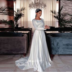Modest Silk Satin Garden A LINE Robes de mariée Boutons Bride Bride Vestido de mariages à manches longues
