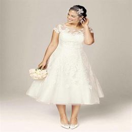 Bescheidene Tee-Länge Plus-Size-Spitze-Applikation Brautkleider Illusion Mieder bedeckte Knöpfe nach Maß Garden Country Bridal Dresse236O