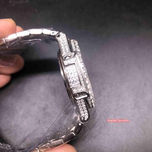 Moissanitepopulaire heren ijs diamanten horloges Big Diamond Bezel Watch Silver Diamond Face Volledige diamanten band Automatisch mechanisch polshorloge2023
