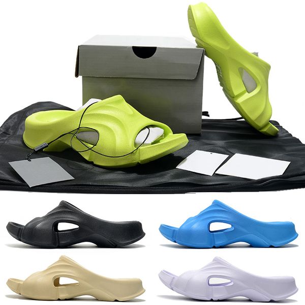 Moulé Triple S 3.0 Tongs Nouveaux Pantoufles Chaussures En Mousse Plage Piscine Diapositives Femmes Hommes Basket-ball Sport Style Décontracté Moule String Caoutchouc Slide Hommes Femmes 36-45