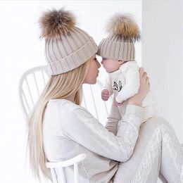 Moeder en baby bijpassende gebreide hoeden warme fleece haak beanie hoeden winter nertsen pompom kinderen kinderen mama hoofdteksel hoed caps238q