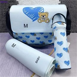 Mamá Bolsa de pañales para bebé Conjunto de 3 piezas de moda marrón Bolso de hombro multifuncional impreso de diseñador de alta calidad para mamá y niña Ideas de regalos familiares G10