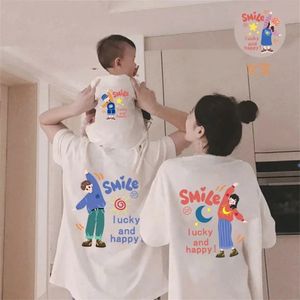 Maman papa moi familial assorti des tenues père fille fils fils vêtements look tshirt et bébé enfants 240516