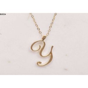 Moeder liefde cursieve naam y Engels alfabet goud zilver familie vriend brieven teken woord ketting kettingen kleine eerste letter hanger Pn25