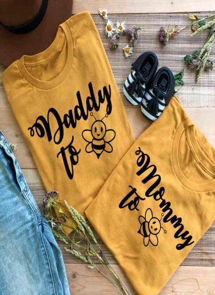 Mamá a abeja Papá a abeja Camiseta Mujeres lindas Embarazo Revelar Camiseta Top Gráfico divertido 90s Mamá Regalo de vida Camiseta para nueva mamá G8145169