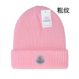 Monclair Designer France Skull Caps Badge brodé Chapeau en fil de laine pour hommes et femmes Bonnet résistant au chaud et au froid Protection auditive polyvalente Chapeaux d'hiver tricotés a1