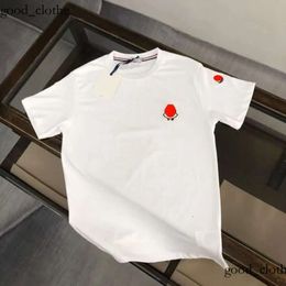 MONCLEIR Designer Mens Polos Monclairjacke T-shirt Vacation de printemps lettres à manches courtes Imprimée haut de luxe Vêtements de luxe avec lettres t Shi 632