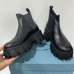 Botas Chelsea monolíticas de cuero cepillado Negro 2TE174 Maxi suela modernista única y atrevida con un diseño monolítico único Botas de marca de lujo Botines de cuero suave