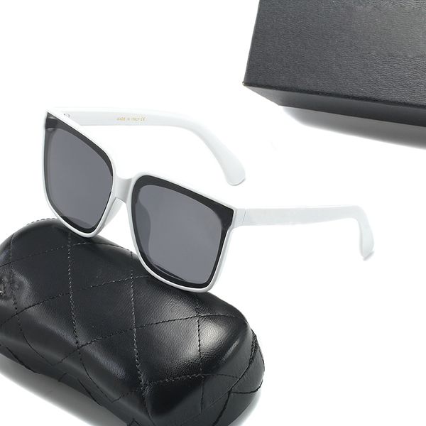 Monstruos Diseñador Blanco Negro Summer Gentle Gafas de sol Classic Sol