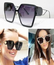 Montaigne Su30 Gafas de sol para mujeres y hombres Al estilo de verano Antiultraviolet Retro Plate cuadrado Gradiente de oro negro Gris L6627689