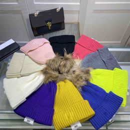 Sombrero de punto de lana de diseñador de lujo francés Montclair estilo de pareja Unisex moda de invierno cálido una variedad de colores disponibles 224S
