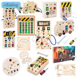 Montessori Christmas Busy Board Accessory Toys Sensory Toys Wooden Educational Toys with LED Light Switch Control Board Games de voyage 240420
