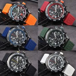 MONTRE DE LUXE MEN DÉCHERNEURS Watches Avenger Tous les cadrans travail Endurance Pro 44 mm en acier inoxydable pour femmes