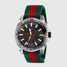 Montre de Luxe Mens Watch Automatische datum Quartz Beweging Horloges Fashion Black Dial Nylon Strap Male Clock Man polshorloges 40mm301e