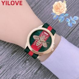 Montre de Luxe Nylon Strap Watch Mouvement importé Quartz Clock Clock Fashion Mens Womens 38 mm 45 mm Top Brand de haute qualité Squelette Bee Gift Wrists