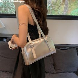 MOODS Bolsos de hombro para mujer Bolsos de diseñador de lujo Color puro Mini Boston Bag Gran capacidad Almohada Underarm Bag 230724