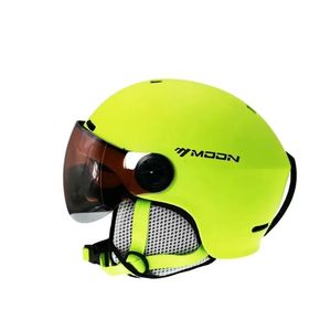 MOONSkiing Helm met integraal gevormde bril PC en EPS Hoge kwaliteit buitensporten Ski Snowboard Skateboard 240106