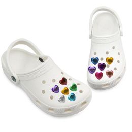 moq 100 unids corazón de cristal piedras encantos de cocodrilo Suave lindo Pvc Accesorios de encanto de zapato Decoraciones personalizadas JIBZ para zapatos de zuecos regalo para niños ZZ