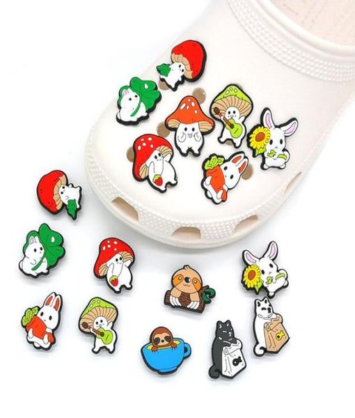 MOQ 100PCS Champignon Sushi Panda Sloth Shoe Charmes 2d Pins en caoutchouc Soft Accessoires de chaussures