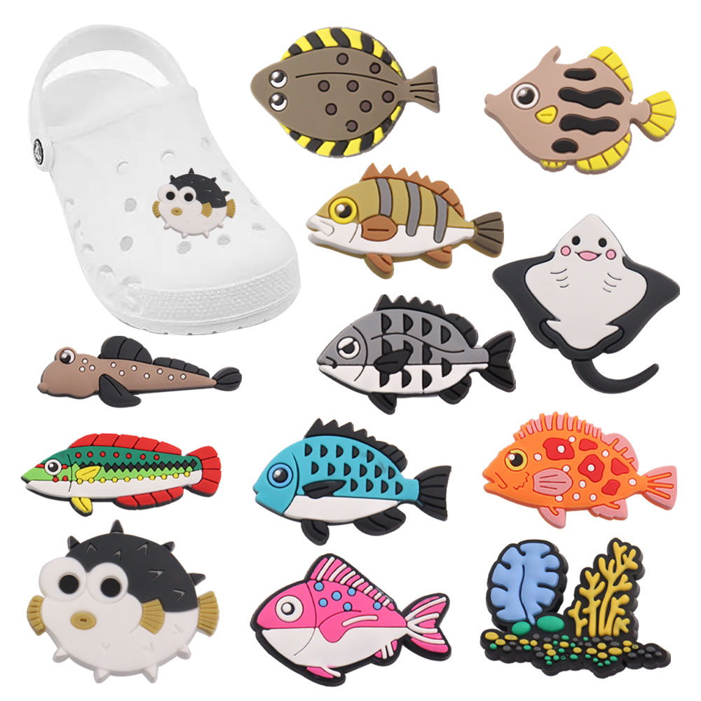 MOQ 20 Unids PVC Deep Sea Fish Shoe Charms Sandalias Zapatos Decoración Agujero Zapatilla Accesorios Adornos