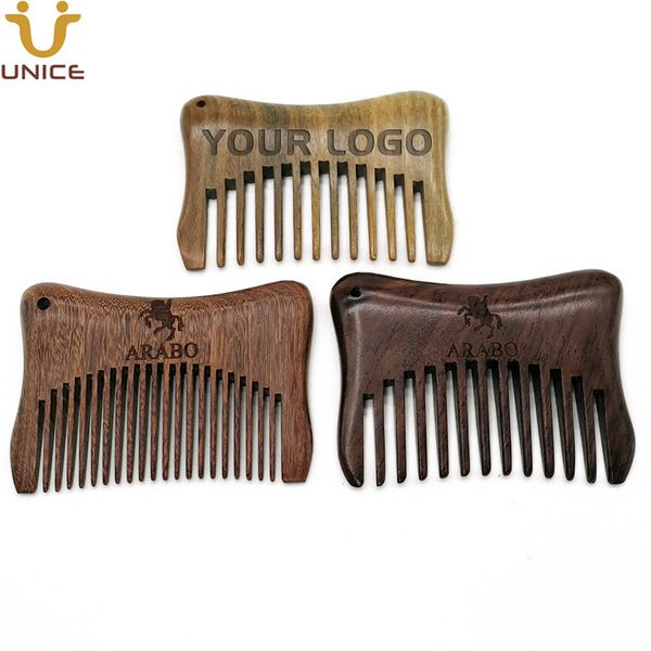 MOQ 50 PCS Personnalisé LOGO Premium Mini Peignes Pour Le Visage Noir / Or / Vert Bois De Santal Portable Petit Peigne À Barbe De Poche pour Homme