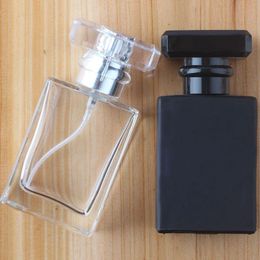 MOQ es 20 piezas !!! 30ml Clear Black Portable Glass Perfume Spray Bottles 1OZ Contenedores de aromaterapia vacíos con atomizador para viajero Uuhda