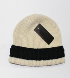 moq1 hiver homme mode bonnet noir femme Skull Capsr chapeau chaud cadeau de Noël hommes sport décontracté chapeaux de vent brodés unisexe gris2518681
