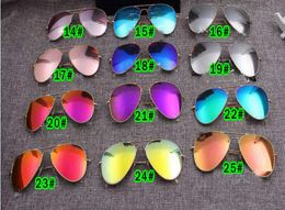 MOQ10PCS Men d'été Éboulissant les lunettes de soleil couleurs de couleurs à l'extérieur Fashion Femmes conduisant des lunettes de soleil lentilles en verre 31Colors No Box 1400710