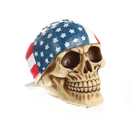Moquerry American Flag Resin Statues Sculpture Decorative Human Skull Replica Patriotic Creative Human Head Model Halloween 240527