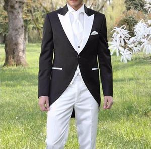 Estilo de la mañana Padrinos de boda Peak Lapel Novio Tuxedos Un botón Trajes de hombre Boda / Baile de graduación / Cena Best Man Blazer (Chaqueta + Pantalones + Corbata + Chaleco) K845