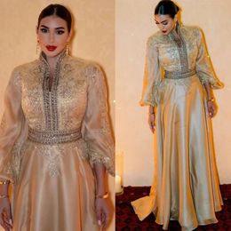 Marokkaanse avond gouden elegante kaftan jurken lange mouwen een lijn Arabisch formele ocn -jurken Appliques High Neck Satin Celebrity feestjurk voor vrouwen Rabic Ppliques