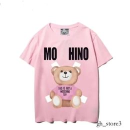 Moschin Shirt 2024 Hommes Femmes Mode Moschino T-shirt Marques Célèbres Designers Vêtements Pour Hommes Pur Coton T-shirts À Manches Courtes Femmes Casual Hip Hop Streetwear 548