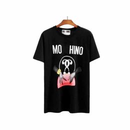 Moschino Brand Dsignr Mn's T Shirts Chst Lttr Laminatd Print Short Slv High Strt Loos Ovrsiz T-shirt décontracté Pur Cotton Tops pour Mn et Womn 466