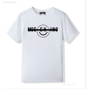 Moschino camiseta diseñador de alto grado para hombre para mujer camisetas de algodón estilo de hombres y mujeres cuello redondo camiseta de manga corta impresión de moda camisa de manga corta suelta 9874