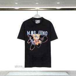 moschinos Heren T-shirts Monclairs Vest Designer Dames Moschinos T-shirt Italiaanse merken Tees Cartoon Beer Rond voor Outdoor 2 3LKD