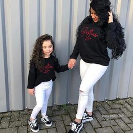 Moeder Kinderen Mama En Dochter Bijpassende Kleding ies Shirts Moeder Baby Trui Vrouw Meisje Trui Family Look 240122