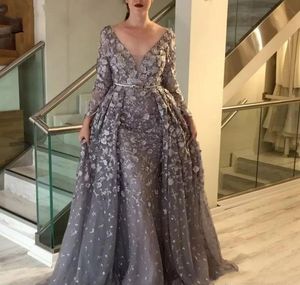 Mère de Grey The Bride Robes Deep V Neck Neck Long Long Mermaid Overskirts en dentelle ruche