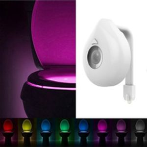Lichte kom beweging geactiveerd LED Toilet Night Light Badkamer LED 8 kleuren Lamp Sensor Lichten Intelligent Toiletpom Licht passend toilet