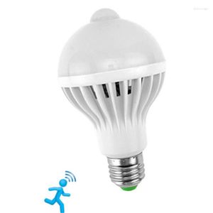 Lampe à capteur de mouvement 5W E27 couleur blanche veilleuse Induction infrarouge corps Led ampoule pour couloir d'escalier à la maison 85-265V