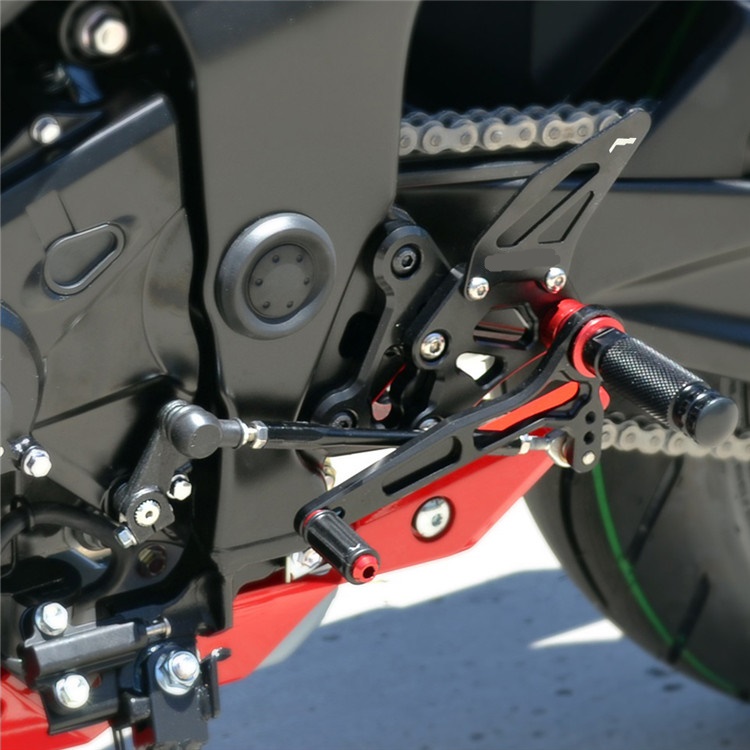 Motorcykel CNC justerbar bakre fotstöd för Suzuki GSX-S750 2015-2020 GSR750 2011-2017 fotstöd
