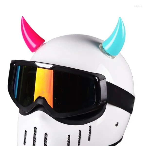 Casques de moto 1pc casque long court diable cornes décoration chapeaux cool style autocollants accessoires