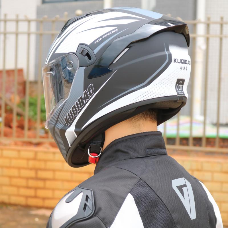 Motosiklet Kaskları Kuqibao Kask Çift lens Boz Anti-FOG Full Erkek ve Kadınlar Dört Seasons Genel Dot Standardı