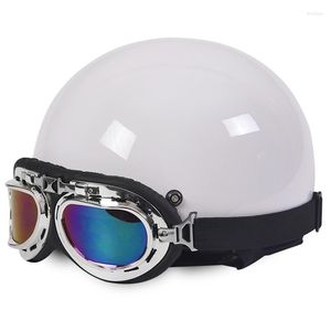 Casques de moto Casque de sécurité extérieur Protection Safe Motociclistas Voyage jour et nuit avec pare-soleil Léger Demi-visage Casquette d'été