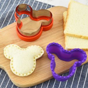 Mallen 2 lagen Sandwich Cutter Set voor kinderen Dierdinosaurus Star Hartvorm Roestvrijstalen broodmal metalen koekje Cutter Mold Bake