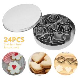 Moules 24pcs Coucheurs de biscuits moules de moules Diy Biscuit en acier inoxydable Slicer Géométrique Formes Mini Kitchen Baking Accskitchen Supplies