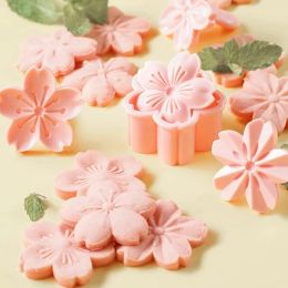 Moules 5pcs / ensemble Sakura Flower Cookie Moule de moule Biscuit Cutter Cherry Blossom DIY Fondant Cake Decor Floral Moule de cuisine outils