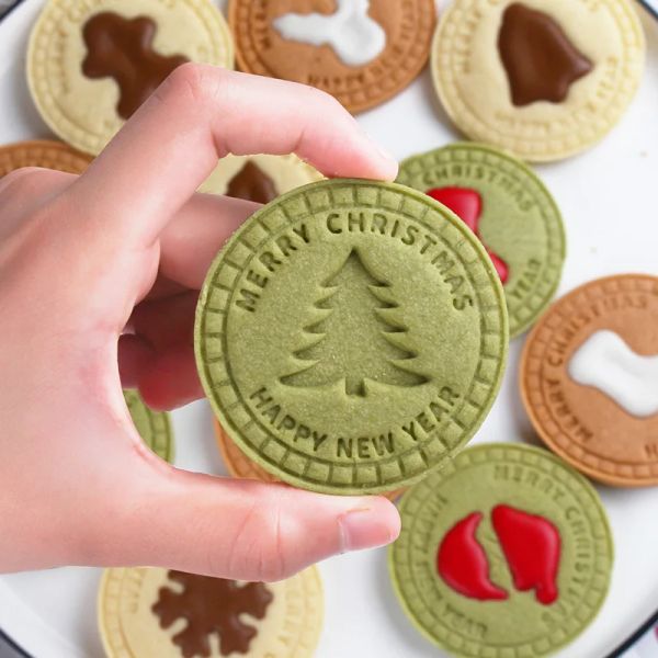 Moules 9pcs 3D Cuisineurs de Noël Christmas Biscuit Moule Santa Snowman Tree Elk Cookie Moule de moule