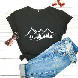 Montagne et arbres arrivée été drôle t-shirt aventure randonnée chemises pour elle