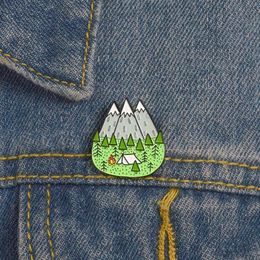 Montagnes en bois jungle broche Peak Nature Forest Camping Adventure Amateur Émoil Pin Badge Sac Accessoires Fashion Bijoux Shu269c